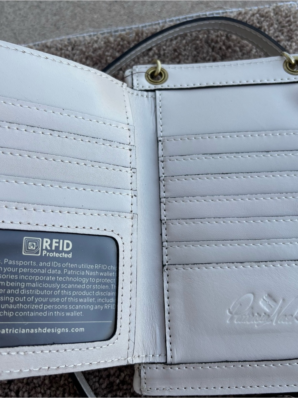 NWT Patricia Nash Cream Leather RFID Card Wallet Crossbody - Picture 3 of 10